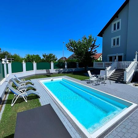 Luxurioeses Apartment Mit Pool Bécs Kültér fotó