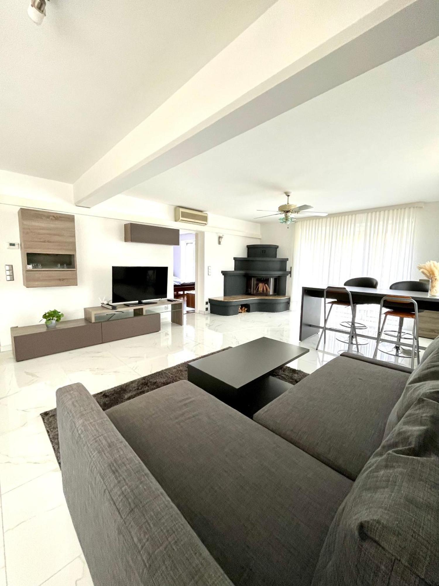 Luxurioeses Apartment Mit Pool Bécs Kültér fotó